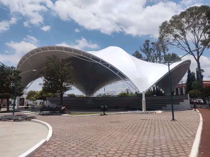 Contoh hasil pemasangan canopy membrane untuk area komersial di Jakarta