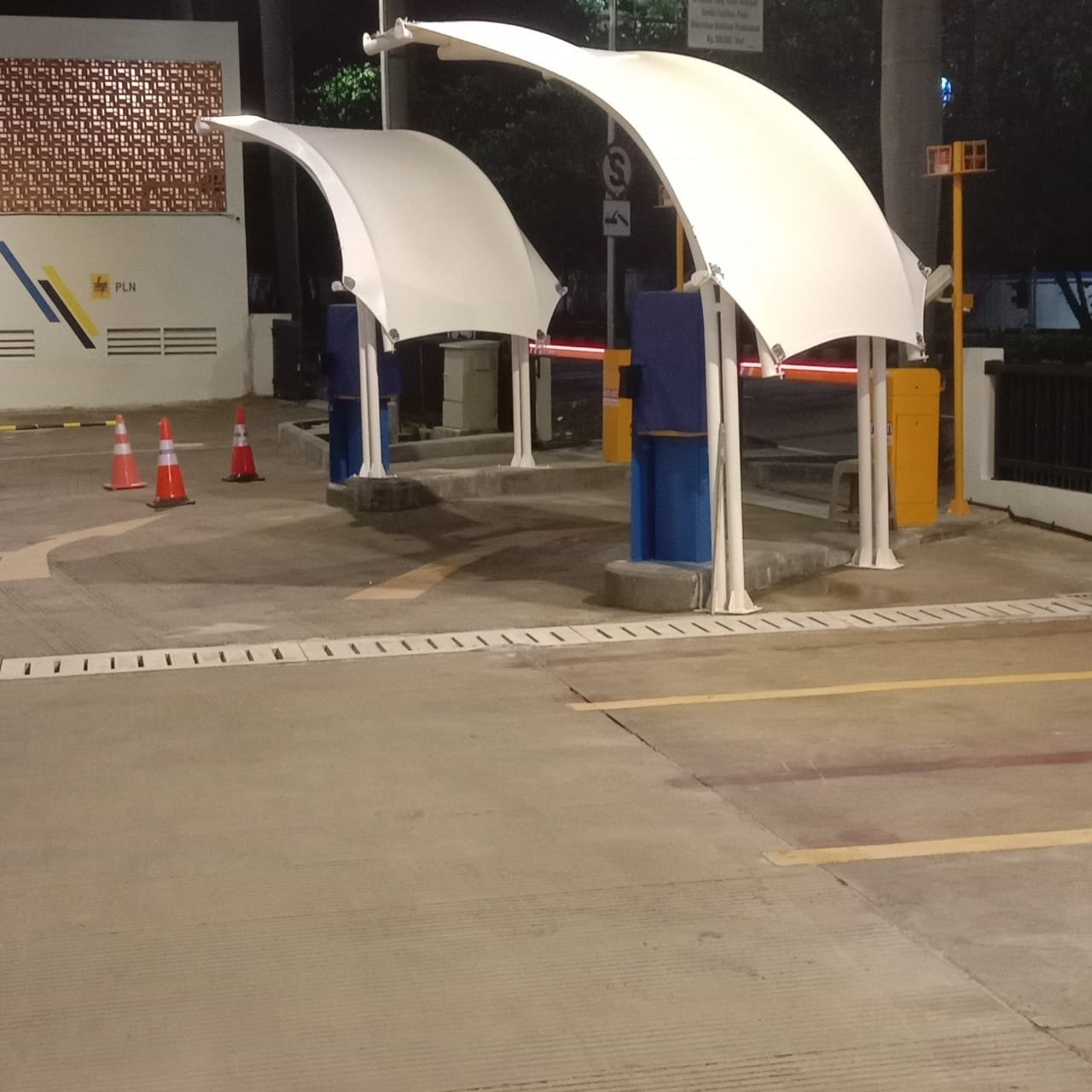 Struktur Desain Custom Canopy Membran Modern