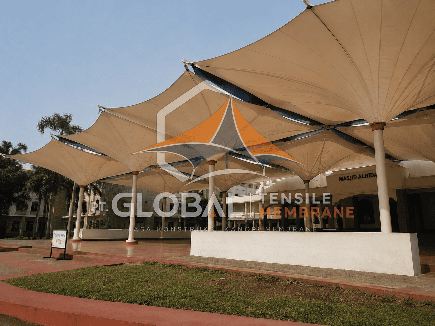 Tensile membrane atap masjid