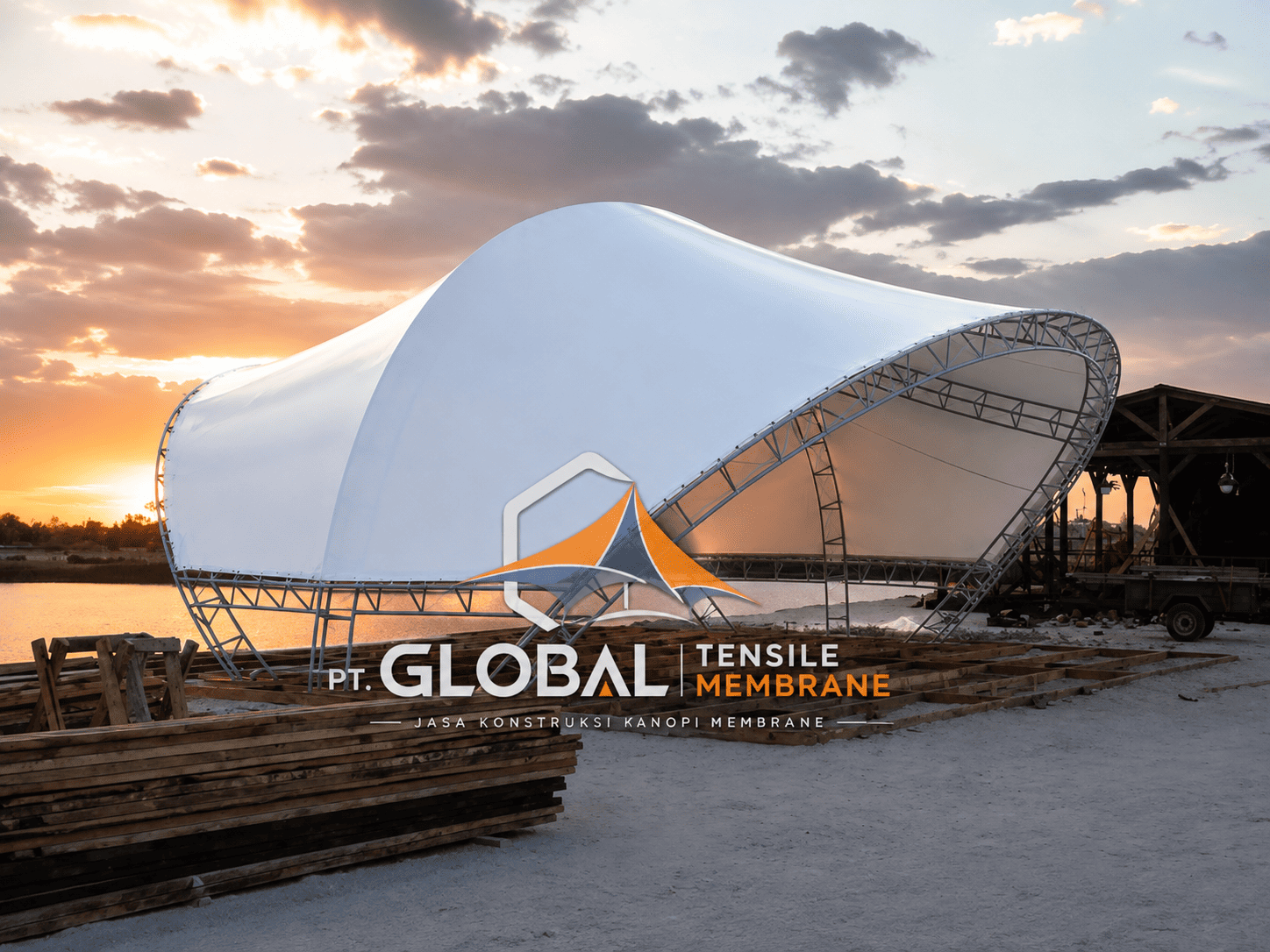 Tensile membrane area komersial